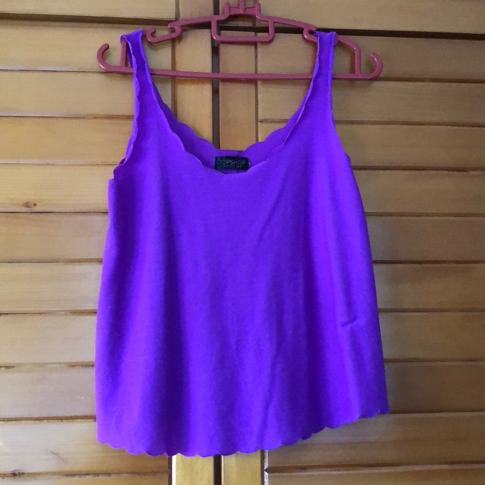 Scallop top